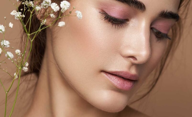 Monsoon-Proof Makeup: Beauty Essentials That Stay Fresh in Rainy Weather